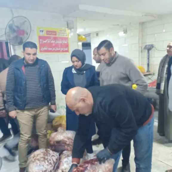 ضربة قوية للأسواق.. ضبط 5.5 طن لحوم ودهون فاسدة في حملة مكبرة بالخانكة