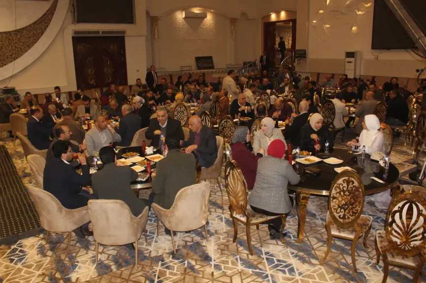 رئيس جامعة المنصورة يشارك نقابة العاملين الإفطار ويؤكد: الجهاز الإداري ركيزة رئيسية للتطوير المؤسسي وجودة الخدمات