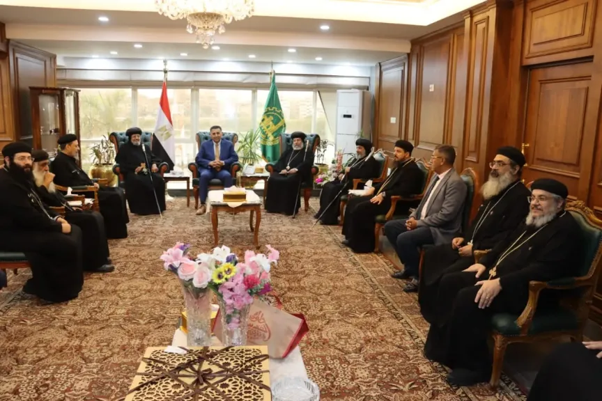 مشهد وطني مشرف.. مطارنة وأساقفة الأرثوذكس يهنئون محافظ القليوبية بعيد الفطر