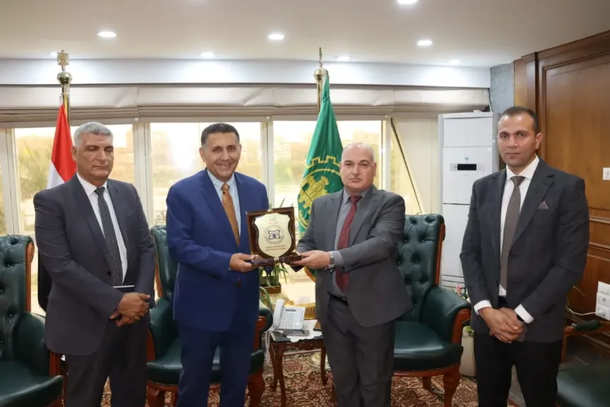 محافظ القليوبية يلتقي برئيس شركة بنها للصناعات الإلكترونية لتعزيز التعاون الصناعي