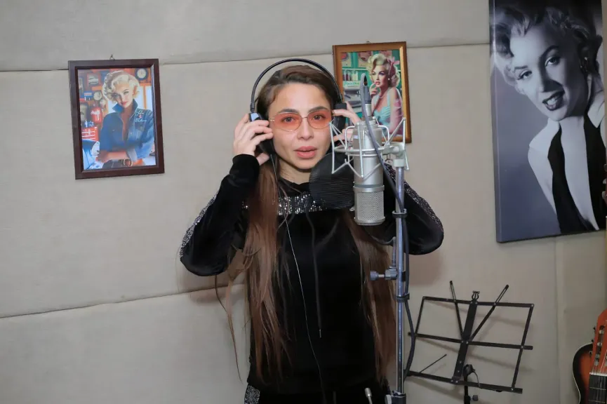 دوللي شاهين 