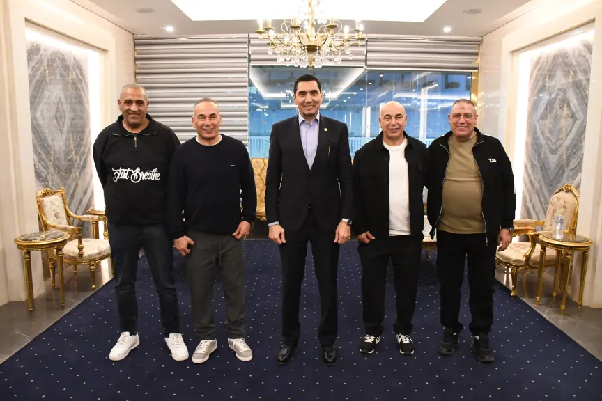 وزير الشباب والرياضة يجتمع مع جهاز المنتخب بقيادة حسام حسن لمتابعة الاستعدادات