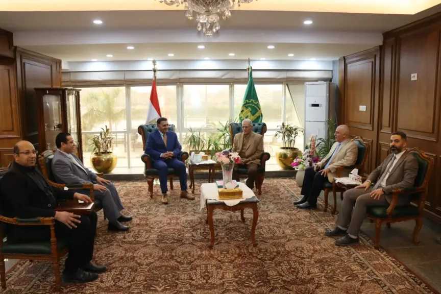 محافظ القليوبية يفتح ملف ”أزمة الأطباء”.. خطة عاجلة لتطوير المنظومة الصحية