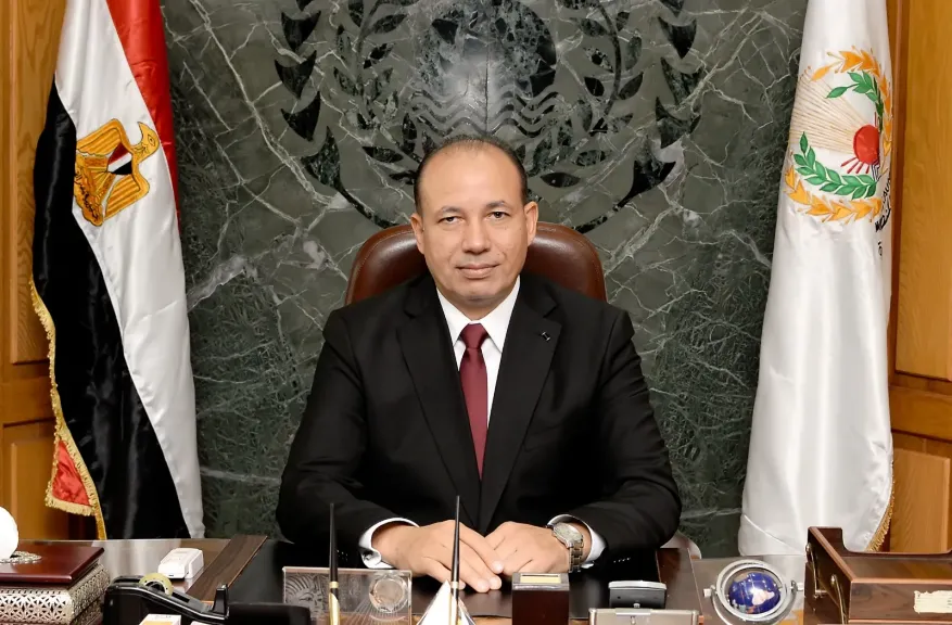 رئيس جامعة المنصورة يُهنئ أمهات الجامعة بعيد الأم ويشيد بدورهن في بناء الأجيال