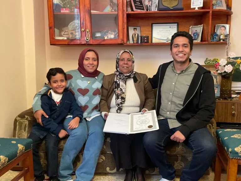 20 عام.. «فايزة» الأم المثالية تروي تفاصيل رحلة كفاحها