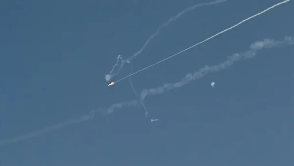 6 قتلى ومفقود في سقوط مروحية بالمياه الإقليمية القطرية.. والسلطات تكثف عمليات البحث