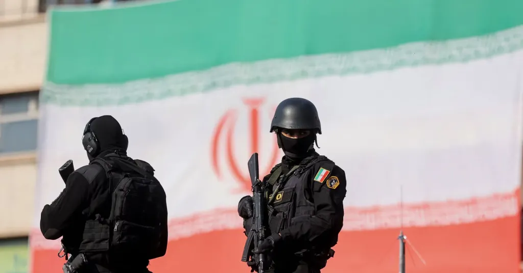 إيران تهدد بإغراق المنطقة في الظلام حال استهداف بنيتها التحتية