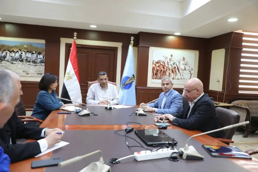 محافظ البحر الأحمر يوجه بإنشاء محطة تحلية جديدة بالغردقة بطاقة تصل إلى 15 ألف متر مكعب يوميًا