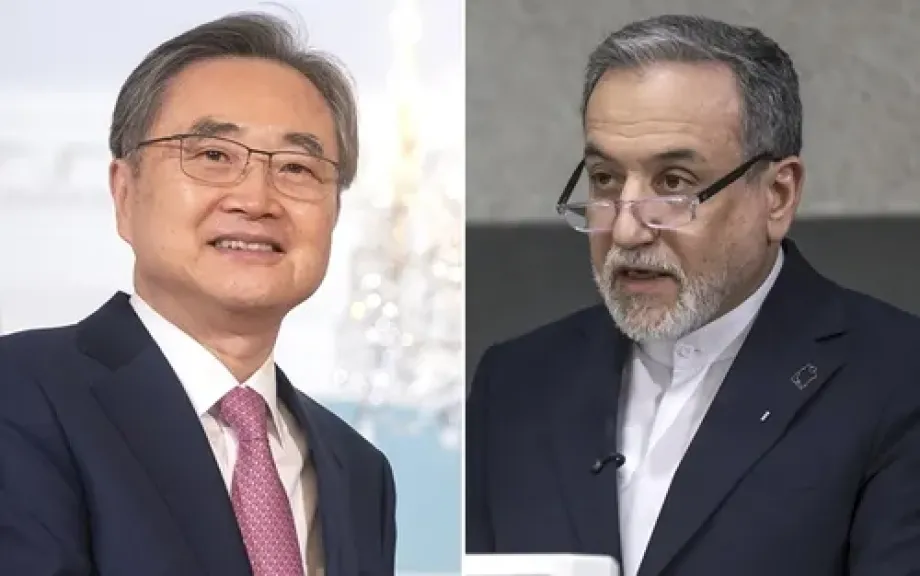 وزير خارجية كوريا الجنوبية يدعو نظيره الإيراني إلى ضمان الملاحة الآمنة في مضيق هرمز