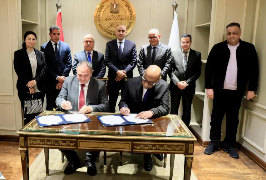 «عبد اللطيف» و«الشوربجي» يشهدان توقيع بروتوكول لتطوير الخدمات التعليمية