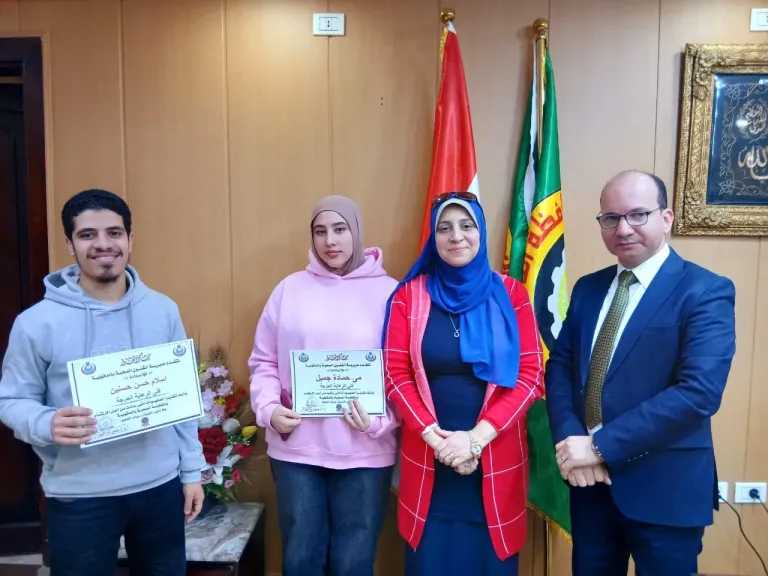 وكيل صحة الدقهلية يستقبل فريق طوارئ مستشفى شربين ويكرمهم تقديرًا لتميزهم