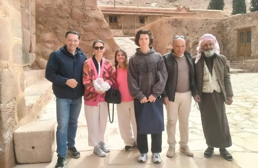 الأب نيفون يستقبل قنصل بولندا بدير سانت كاترين