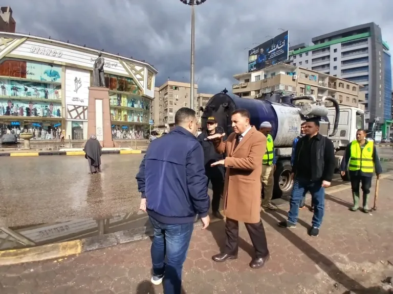 جولات مفاجئة لمحافظ القليوبية.. تعليمات صارمة بعد تراكم مياة الأمطار