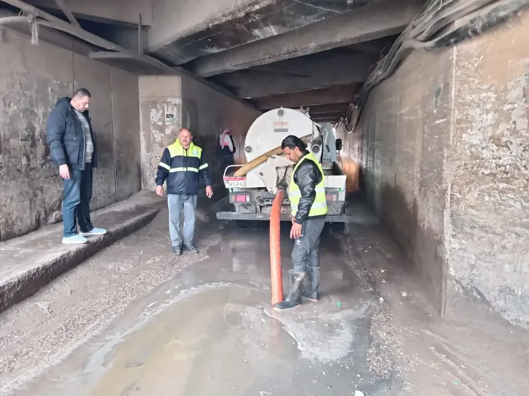 ”محافظ القليوبية ” يشرف على جهود طوخ لشفط تجمعات الأمطار وضمان انسياب الحركة المرورية