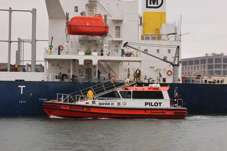 الفريق أسامة ربيع:” حركة الملاحة بالقناة منتظمة... وتدابير للتعامل مع سوء الأحوال الجوية”