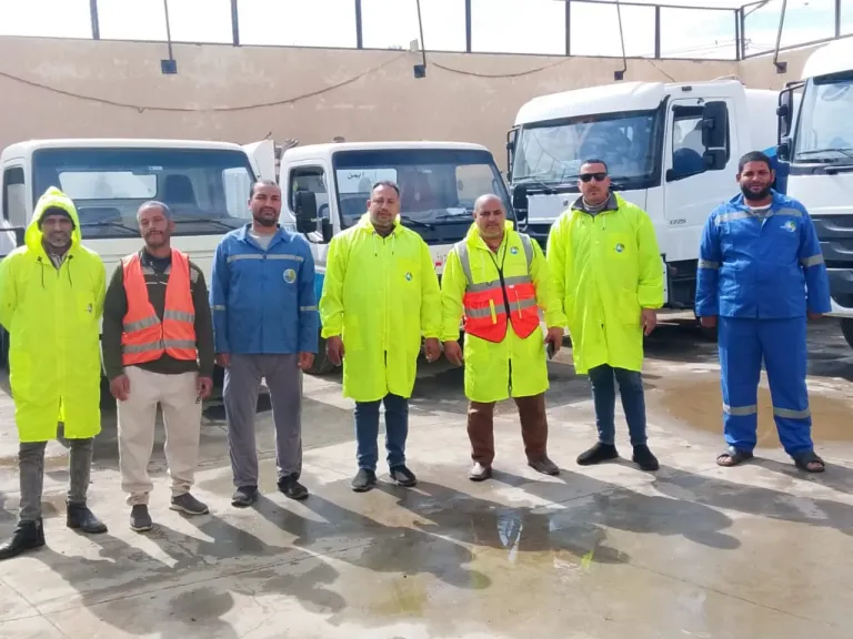 انتشار مكثف لمعدات مياه الفيوم لمواجهة موجة الطقس السيئ