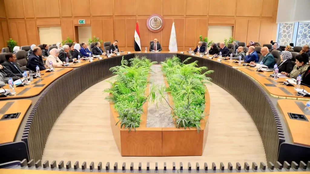 تفاصيل اجتماع وزير التعليم مع قيادات التعليم بالقاهرة وتوجيهات حاسمة للمدارس