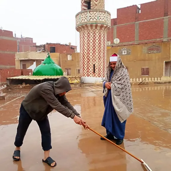 جهود مكثفة من أوقاف القليوبية لتنظيف المساجد وشفط مياة الأمطار