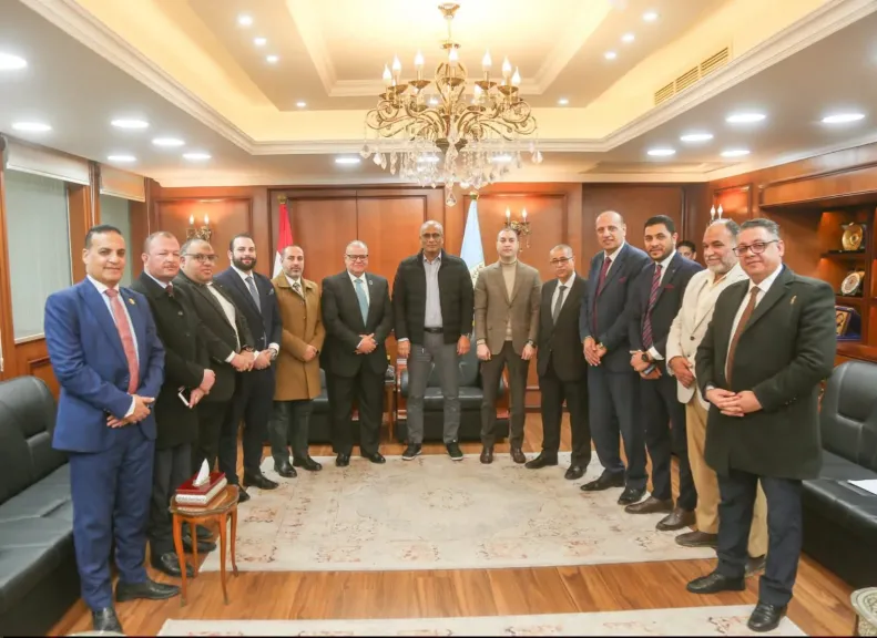 محافظ كفرالشيخ يبحث مع وفد نقابة المحامين تعزيز التنمية وترسيخ سيادة القانون.. باعتبارها شريكًا أساسيًا في تحقيق الاستقرار المجتمعي
