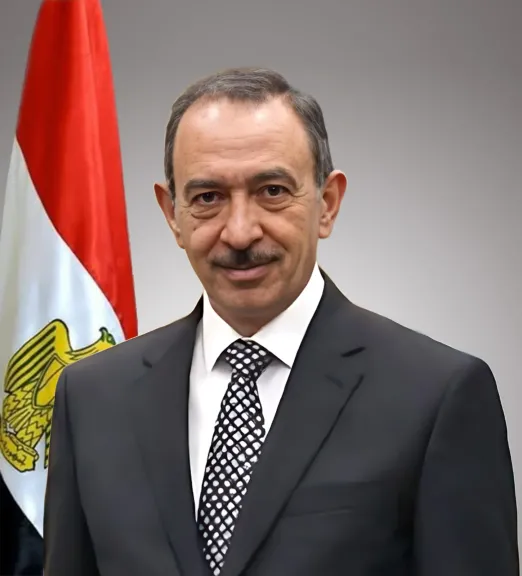 محافظ سوهاج يعلن بدء تطبيق قرار غلق المحلات 9 مساءً اعتبارًا من غدًا السبت