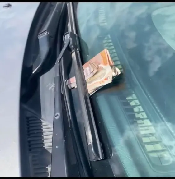 لقطة إنسانية نادرة.. إعادة أموال مفقودة بطريقة مفاجئة بطريق شبرا بنها