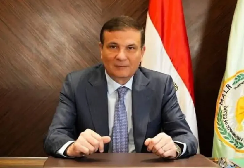 وزير الزراعة يتلقى العزاء في والدته بمسجد الشرطة بالشيخ زايد مساء اليوم.. ورئيس تحرير ”النهار” يواسيه