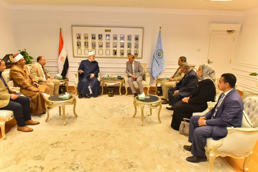 وكيل الأزهر يلتقي محافظ أسيوط خلال زيارته للمحافظة للمشاركة في مؤتمر كلية الشريعة والقانون