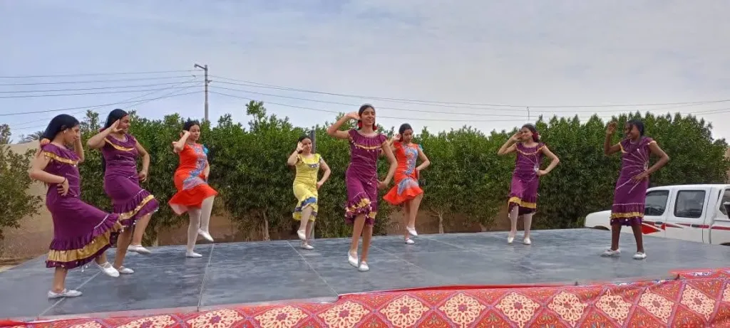 قوافل ثقافية بمطروح والبحيرة عبر المسرح المتنقل