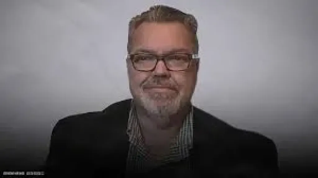 سيناريو ما بعد 6 أبريل : هل تتراجع إيران عن إغلاق مضيق هرمز ؟.. جاستن راسل يوضح