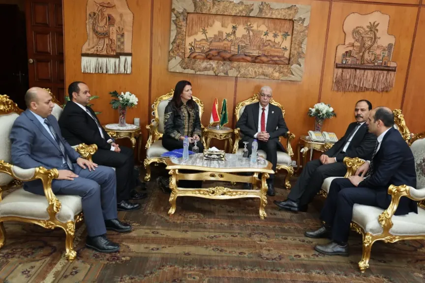 رئيس جامعة المنوفية يستقبل المدير التنفيذي لهيئة فولبرايت لبحث تعزيز التعاون الأكاديمي وفرص المنح الدولية