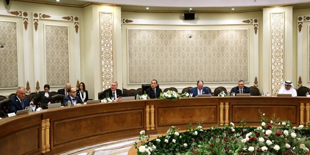 مدبولي يبحث مع كبرى شركات الطاقة زيادة الإنتاج وتسريع الاستثمارات على هامش «إيجبس 2026»