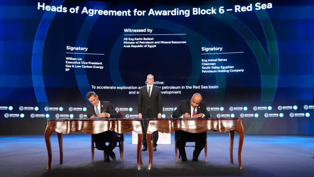 اتفاق مصري مع «SLB» لتنفيذ مسح سيزمي متطور بالبحر الأحمر لدعم فرص الاستثمار