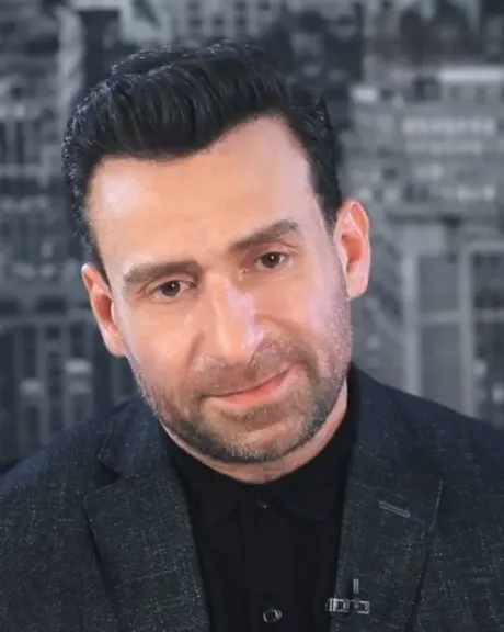 نضال الشافعي: زوجتي تنبأت بوفاتها قبل رحيلها وطلبت شراء مدفن