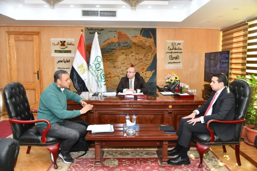 محافظ الفيوم يبحث آليات الاستغلال الأمثل للفرص الاستثمارية بمحمية قارون
