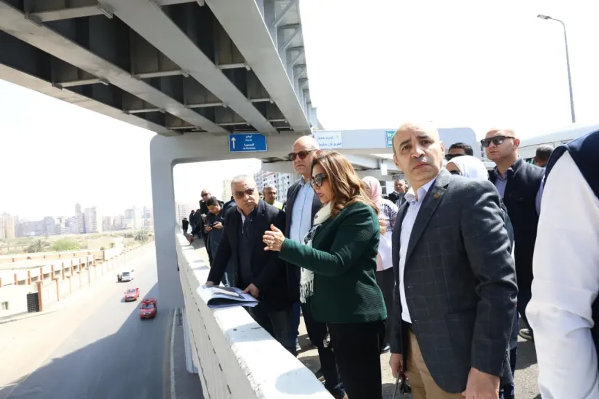 وزيرة التنمية المحلية ومحافظ الإسكندرية يتابعان كوبري سليمان عزت وتطوير المحاور المرورية