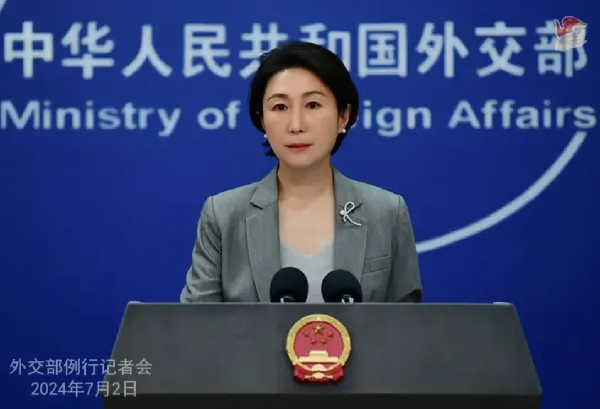 بكين تعلن أن ثلاث سفن أبحرت عبر مضيق هرمز في الأيام الأخيرة