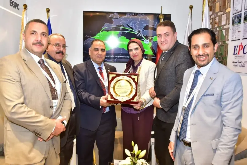 البتروكيماويات المصرية تعزز ريادتها البيئية بالحصول على شهادات دولية للبصمة الكربونية