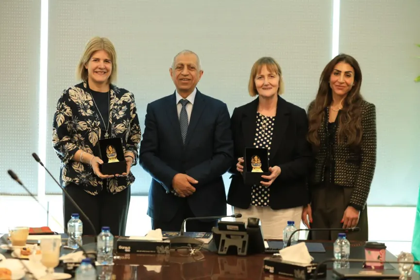 الأكاديمية العربية للعلوم والتكنولوجيا تستقبل وفداً رفيع المستوى من جامعة روبرت جوردن البريطانية بفرع القرية الذكية