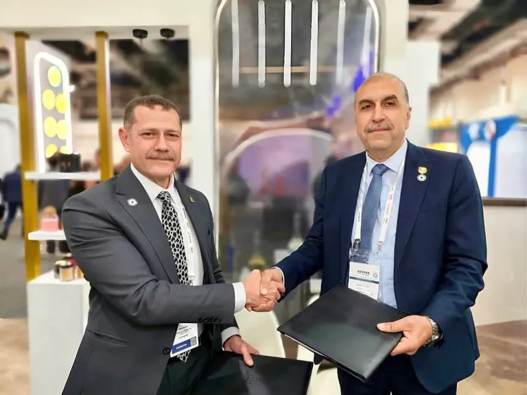 «أموك» و«بترومنت» توقّعان بروتوكول تعاون لتوطين تصنيع معدات مبادرة الصناعات الصغيرة والمتوسطة خلال إيجيبس 2026