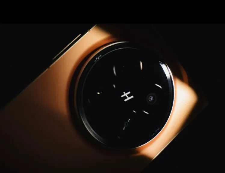 أوبو Find N6 ...ابتكار فريد وهندسة متطورة تجعل طي الهاتف بلا أثر مع أداء فائق