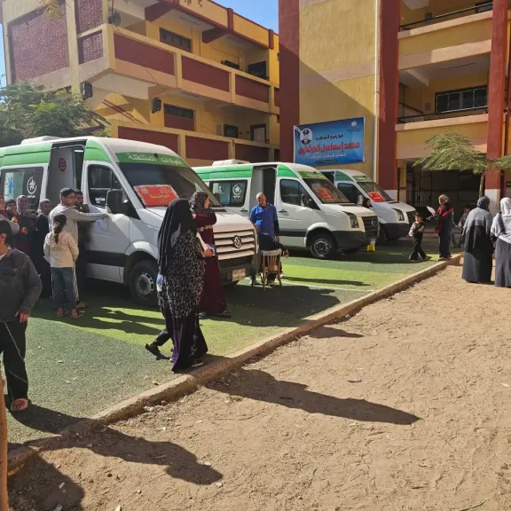 48 ألف مستفيد من القوافل الطبية بالغربية خلال مارس.. والمحافظ يوجه بالتوسع في الخدمات المجانية