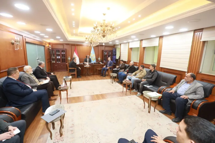 هدفنا تحقيق نقلة خدمية حقيقية لأهالينا..محافظ كفرالشيخ يناقش عدد من الملفات الخدمية والتنموية ومشاكل الدوائر مع  أعضاء مجلسي النواب والشيوخ