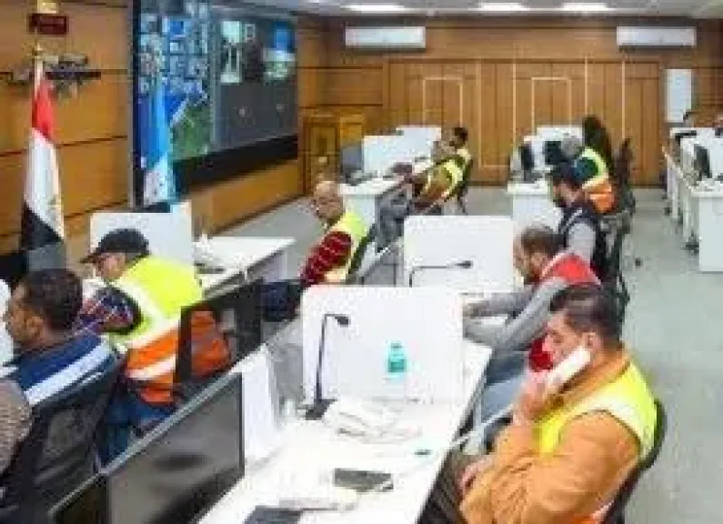 محافظ الإسكندرية يُدير غرفة ”إدارة الأزمات”