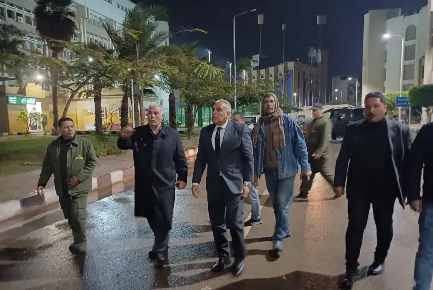 جولة ليلية لرئيس جامعة طنطا لضبط استهلاك الكهرباء وتعزيز الانضباط داخل الحرم الجامعي