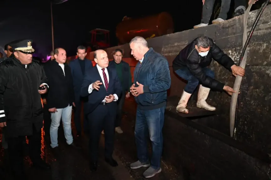 محافظ الغربية يقود جولة ليلية لمواجهة الأمطار وضمان سيولة الحركة بطنطا