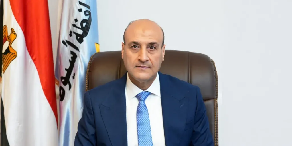 محافظ أسيوط يقرر تعطيل الدراسة غدًا الخميس بجميع المدارس والمعاهد الأزهرية لسوء الأحوال الجوية