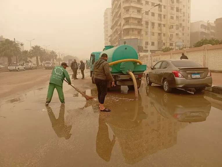 محافظ الغربية يتابع إزالة آثار الأمطار ويؤكد استمرار الجهود لضمان السيولة المرورية