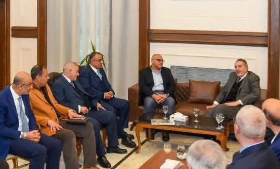 الغرفة التجارية تبحث مع محافظ الإسكندرية دور الشعب في ضبط الأسواق