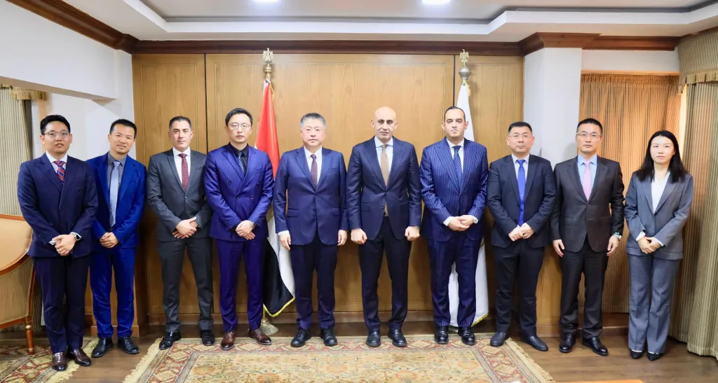 وزير التعليم يبحث مع «هواوي» تطوير البنية التكنولوجية للمدارس وتعزيز الذكاء الاصطناعي