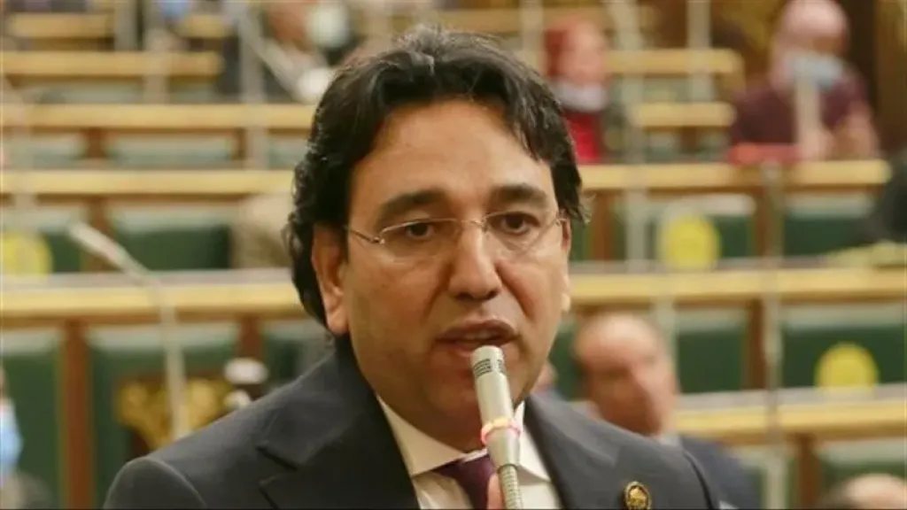 الدكتور أيمن محسب